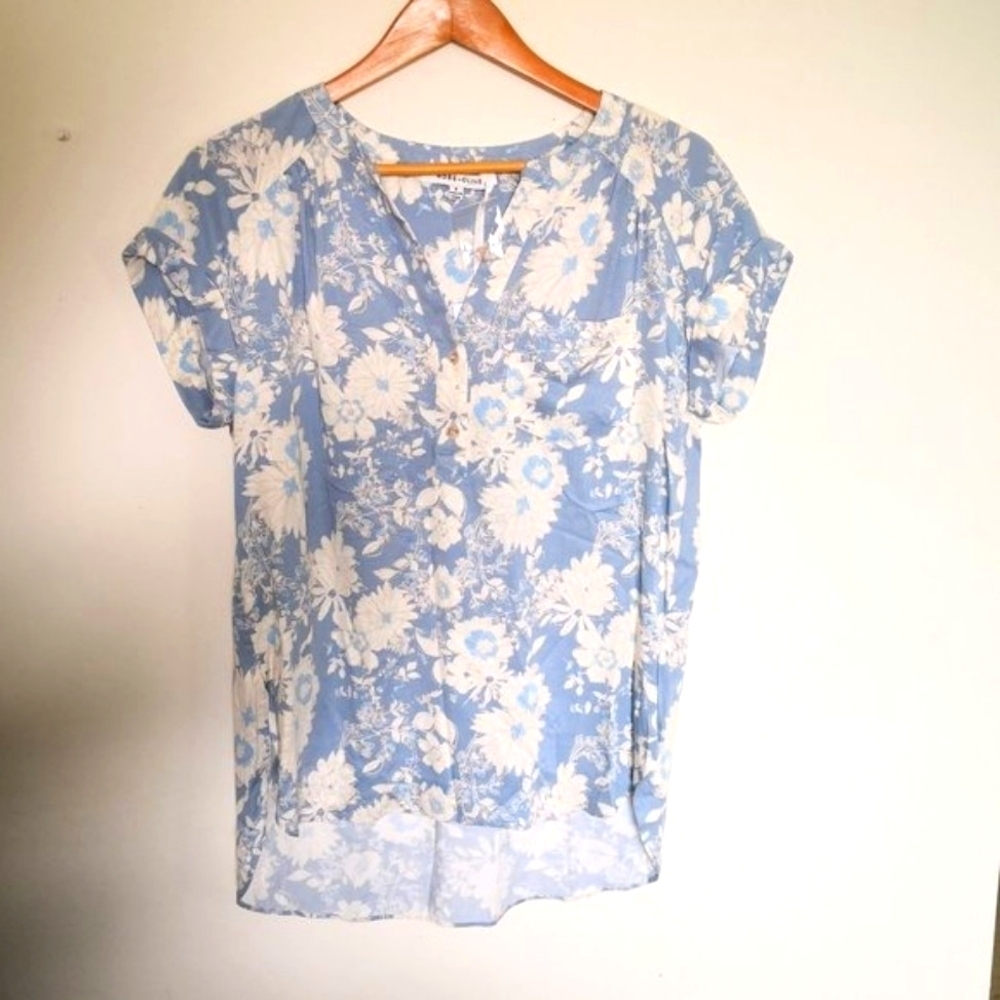 Rose + Olive Short Sleeve Floral Top Size S